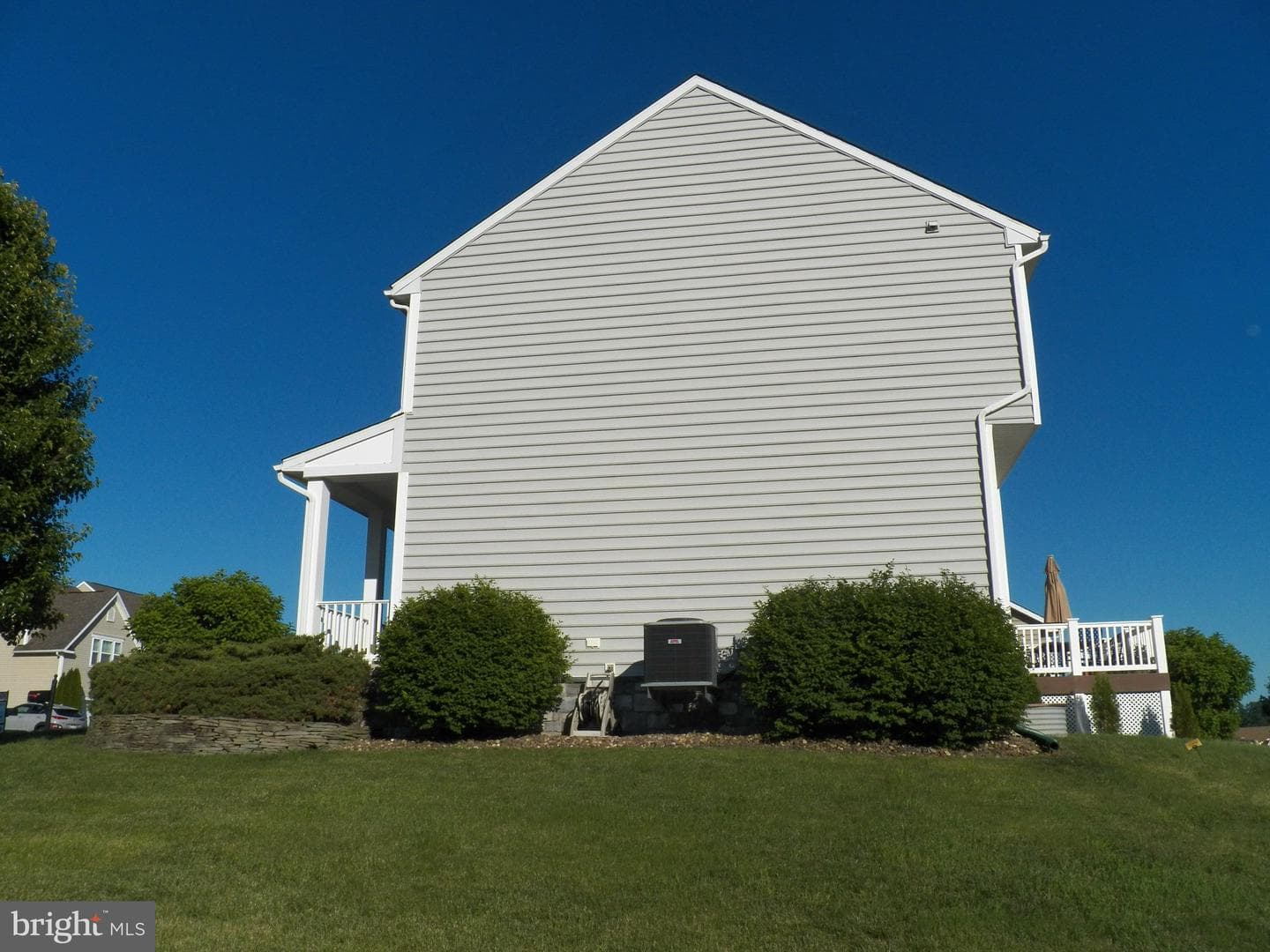121 Tarkay Place photo 9