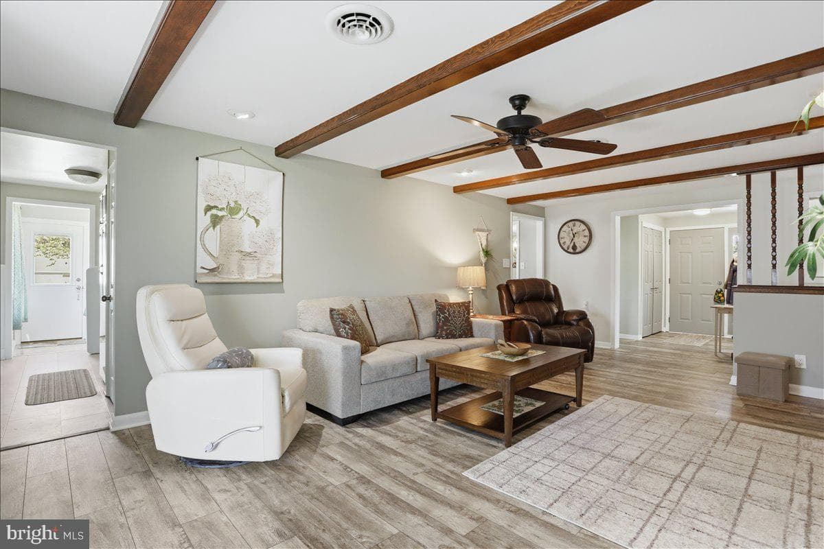 15 Sylvia Court photo 16