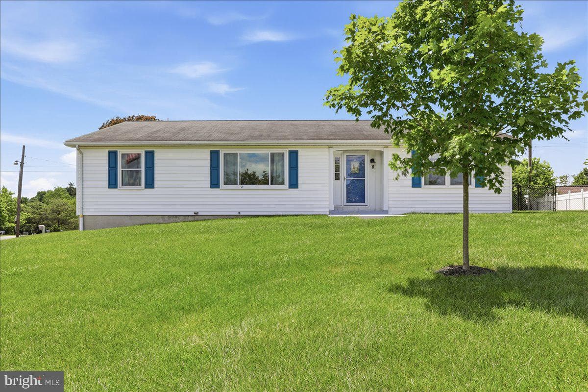 15 Sylvia Court photo 2