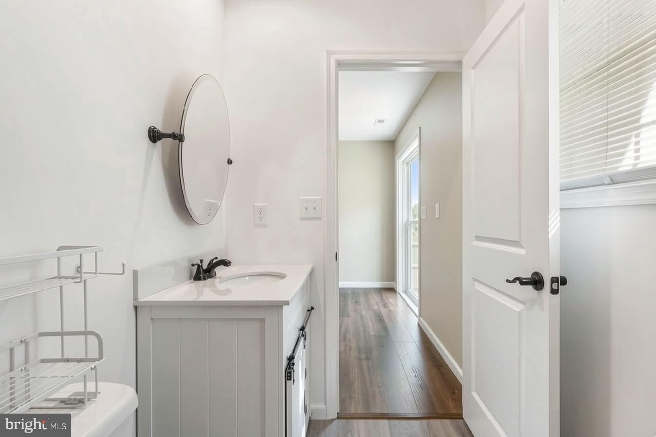 6935 Winchester Avenue photo 30