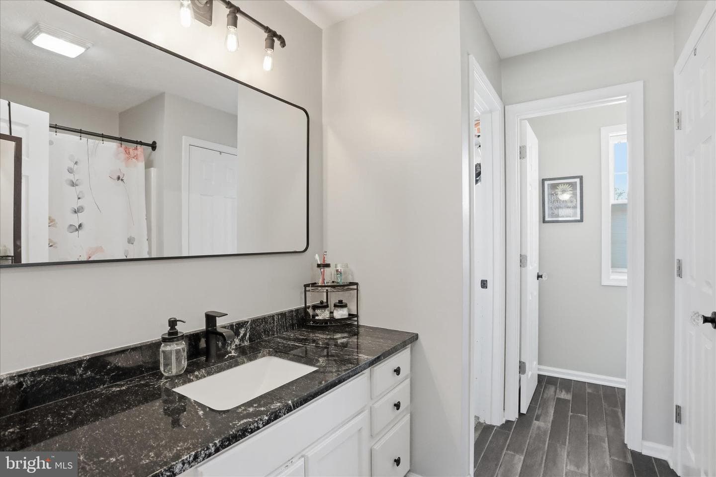 302 Dickenson Drive photo 27