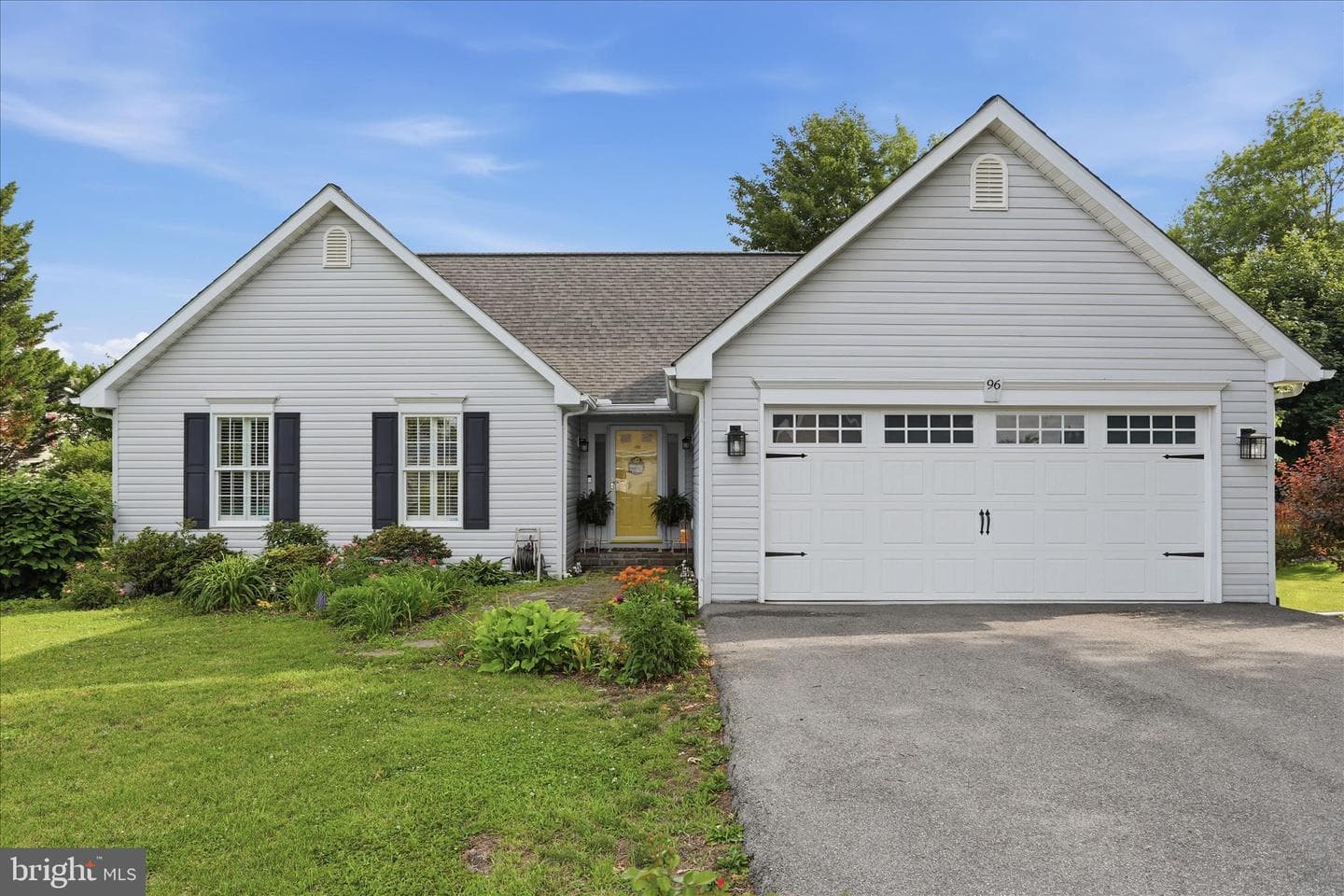 96 Phoenix Lane, Falling Waters