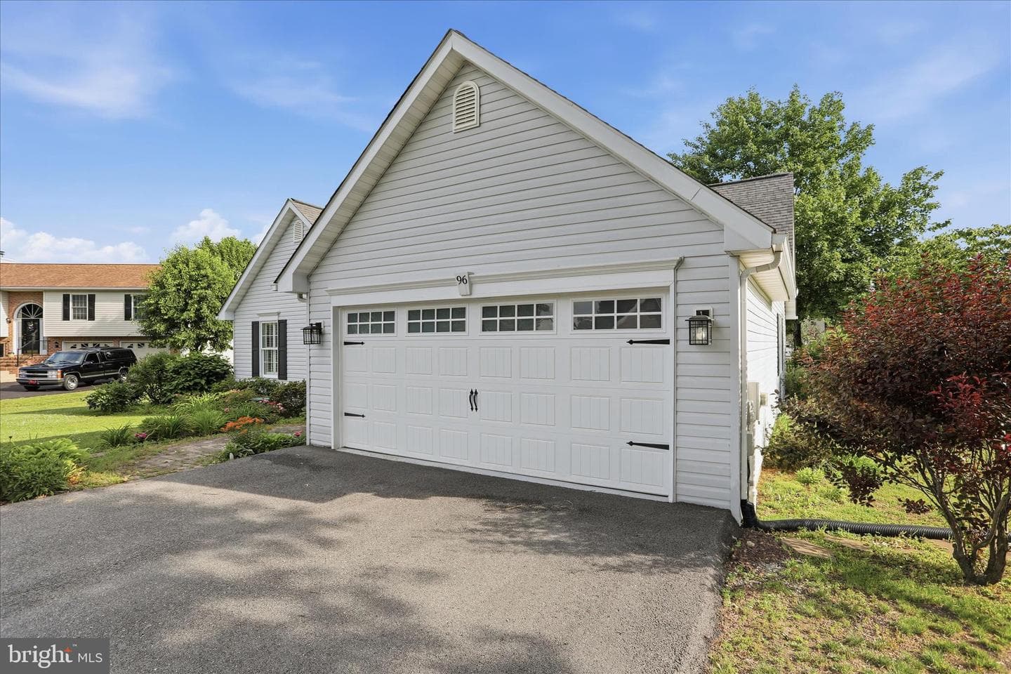96 Phoenix Lane photo 3