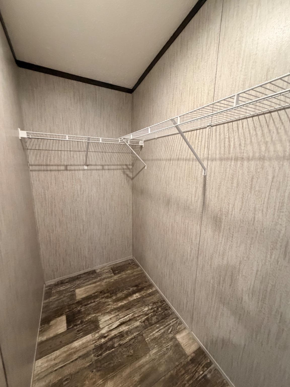 86 Apollo Court photo 19