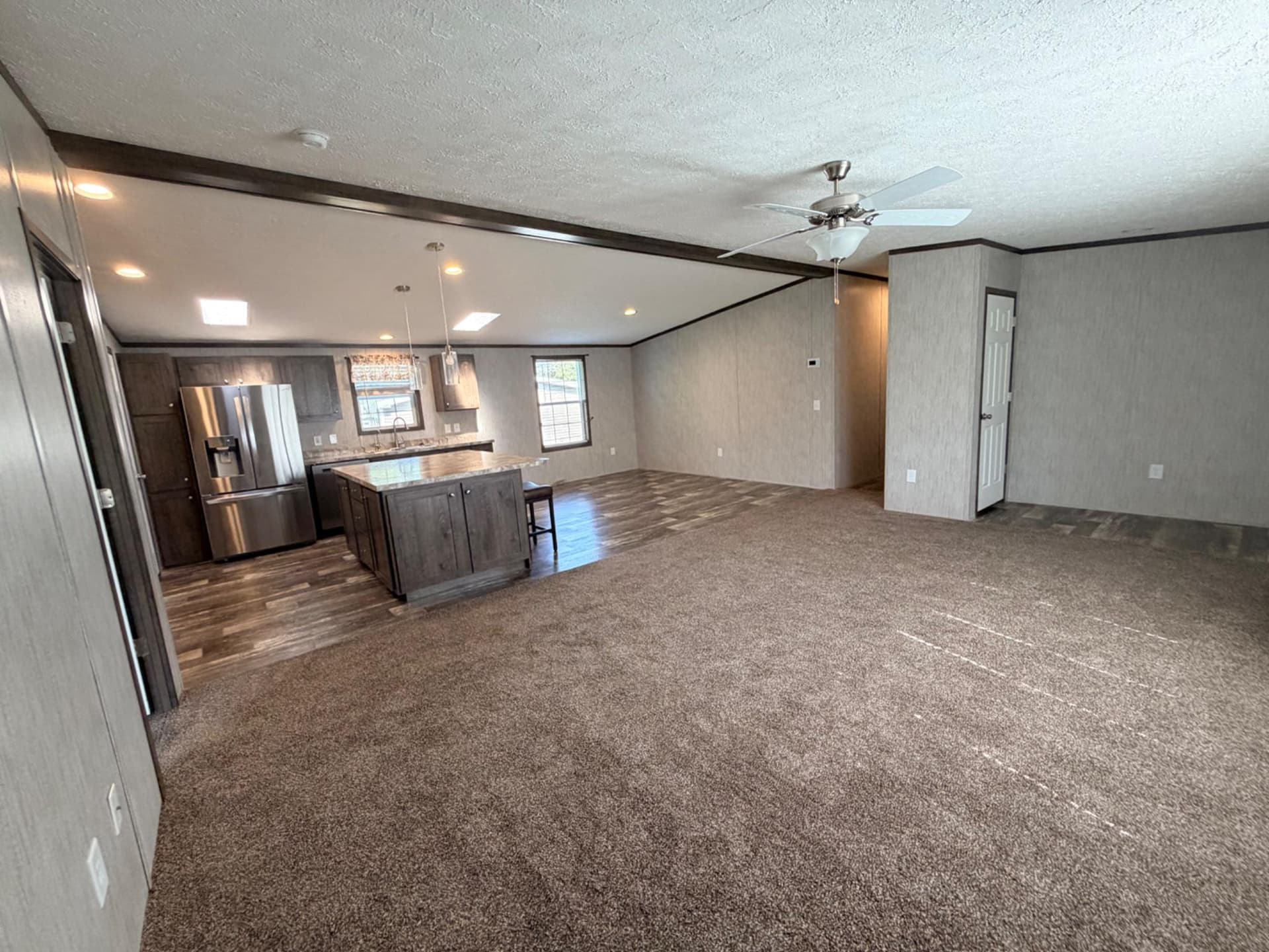 86 Apollo Court photo 9