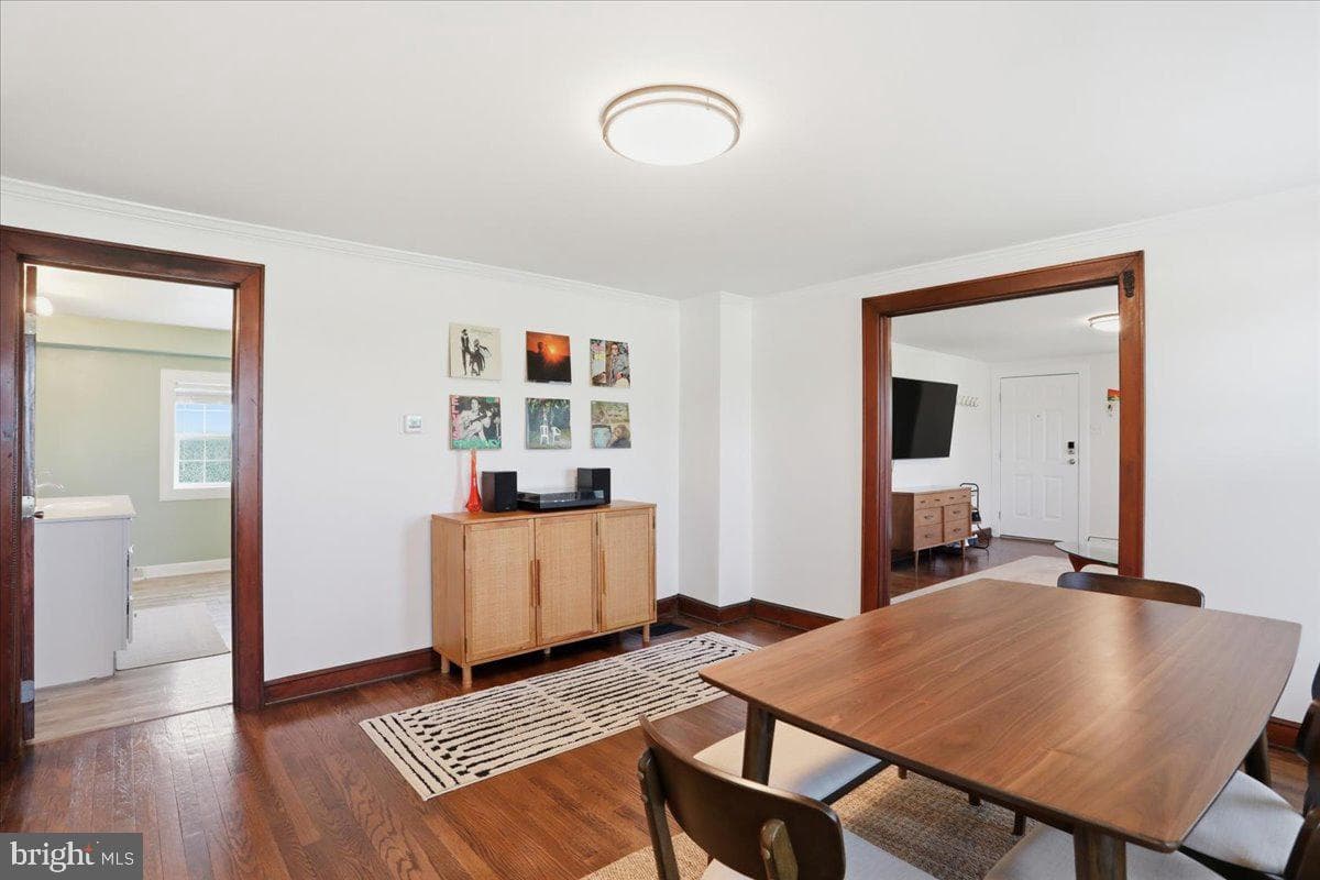 218 N Western Avenue photo 7