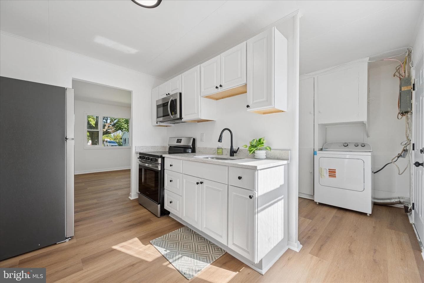 611 State Circle photo 11