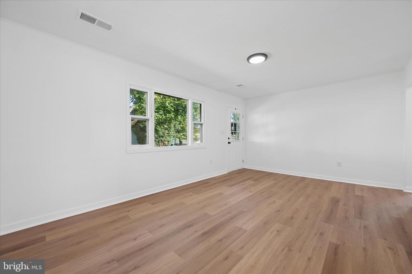611 State Circle photo 5