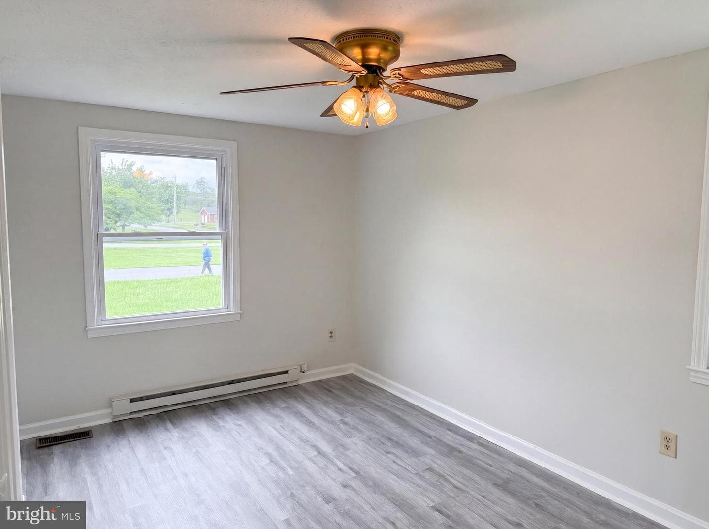 98 Grimes Drive photo 11