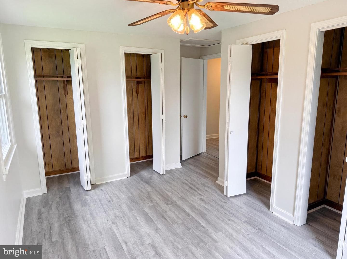 98 Grimes Drive photo 12