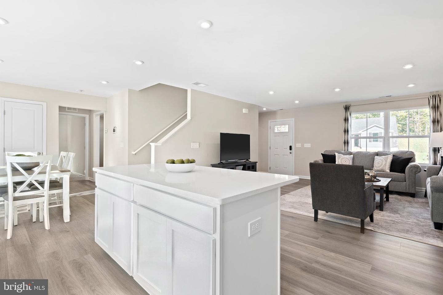 1614 Mutual Drive photo 8
