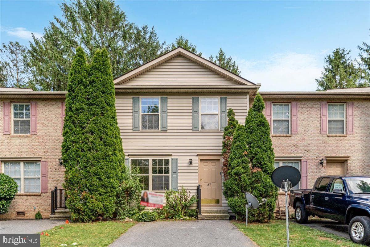 37 Dorothy Court, Inwood