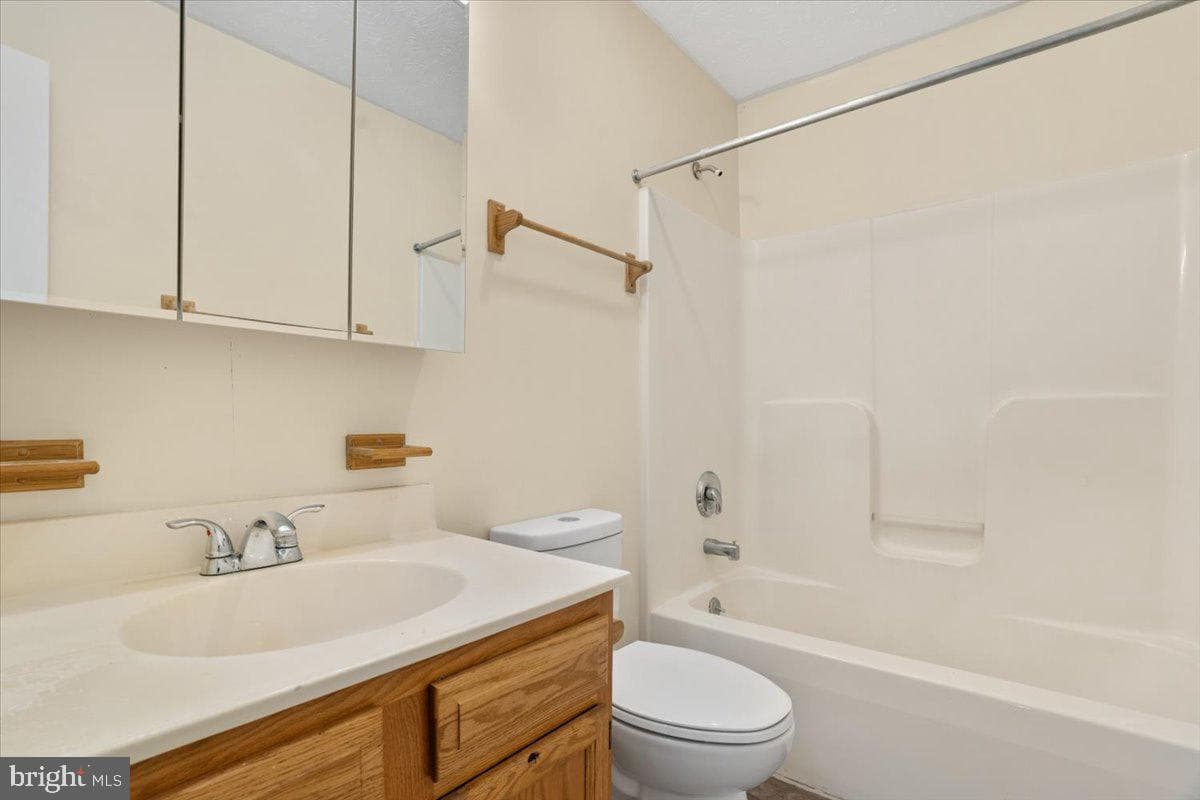 37 Dorothy Court photo 9