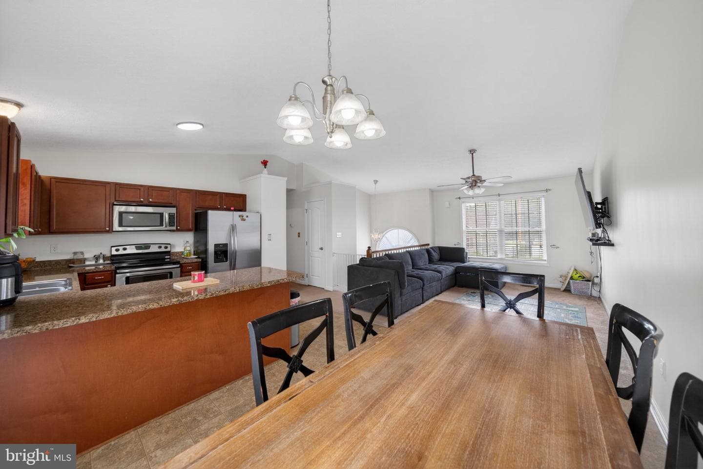 481 Ives Street photo 13