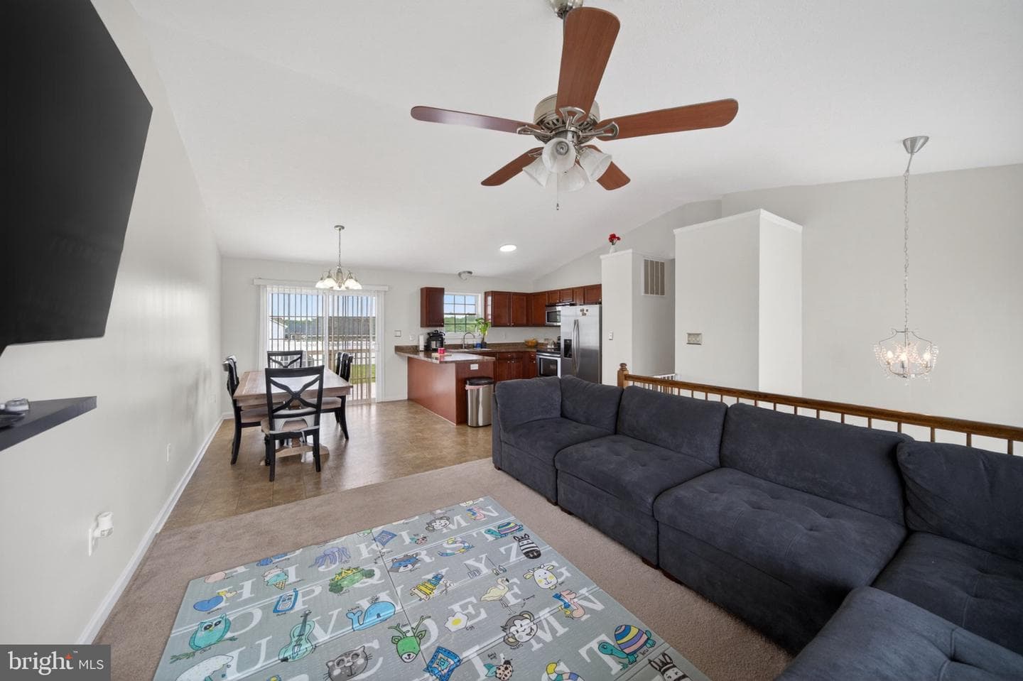 481 Ives Street photo 7