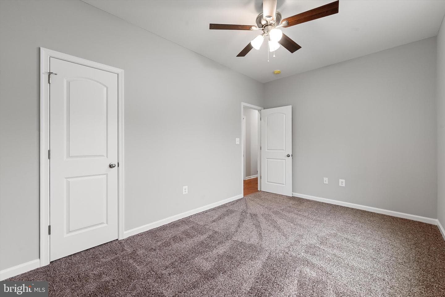27 Powell Lane photo 22