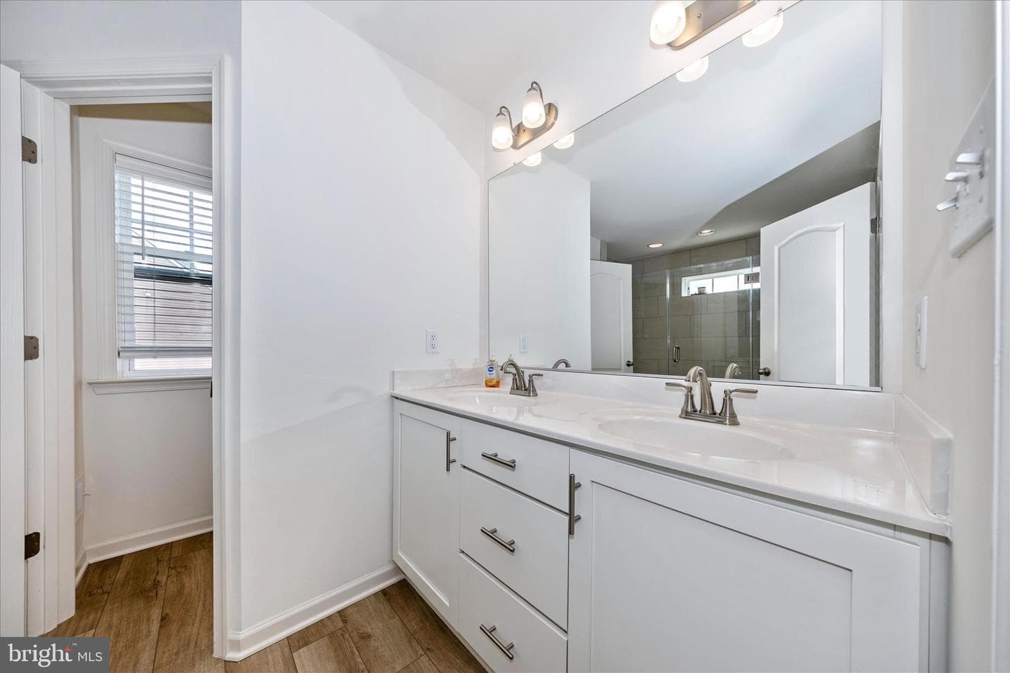 231 Pindar photo 22