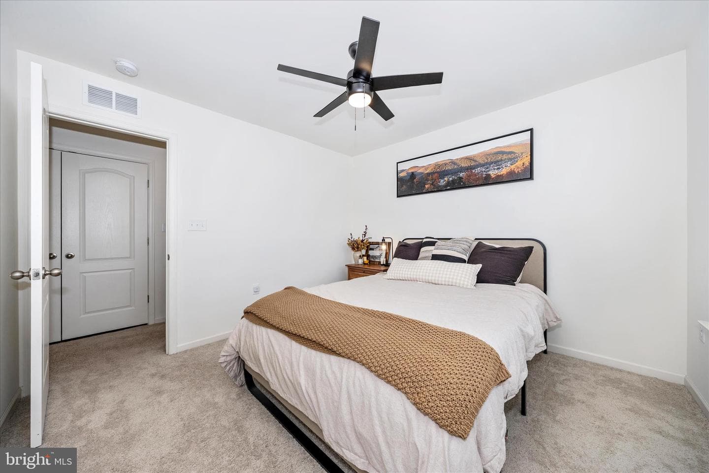 231 Pindar photo 28