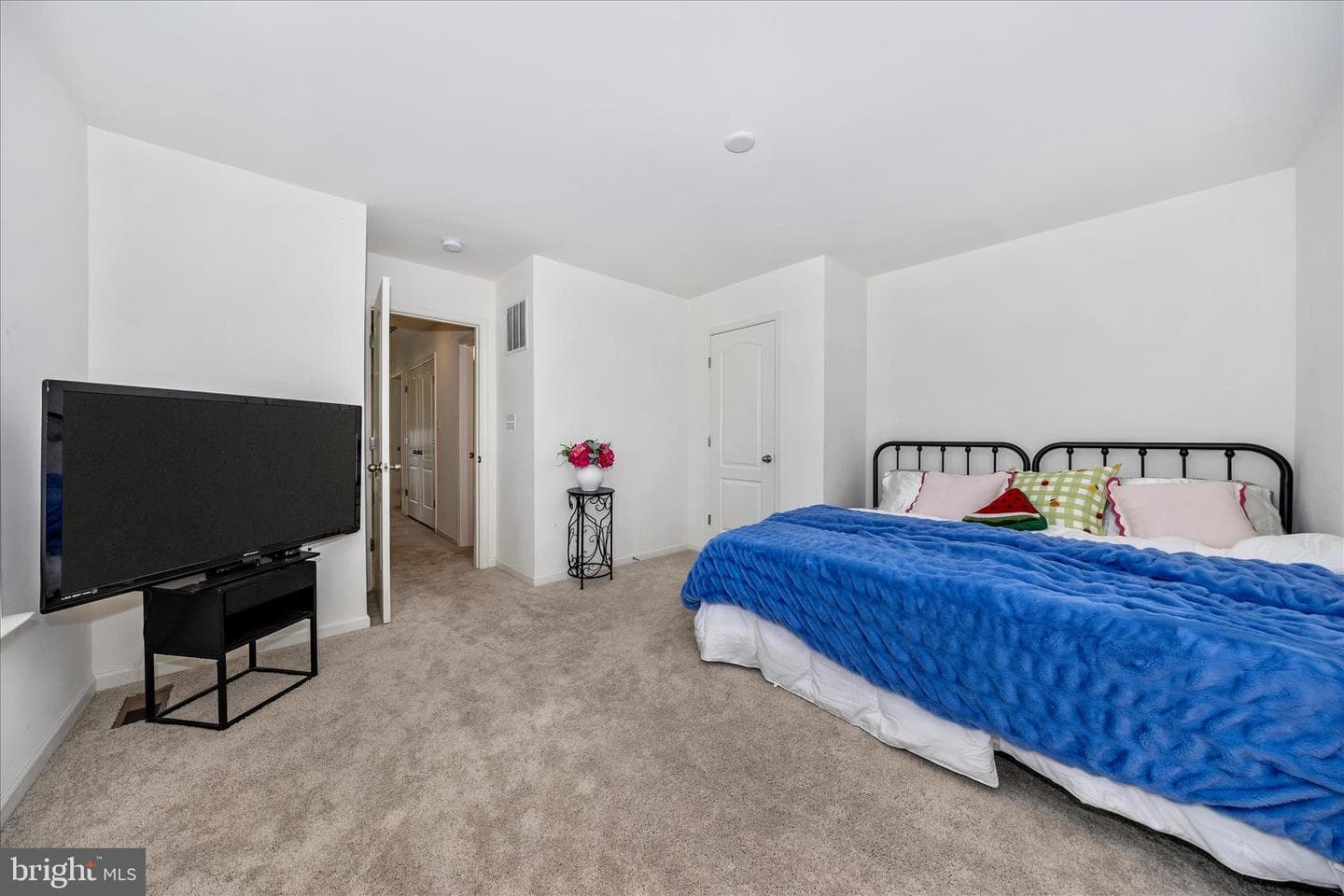 231 Pindar photo 31
