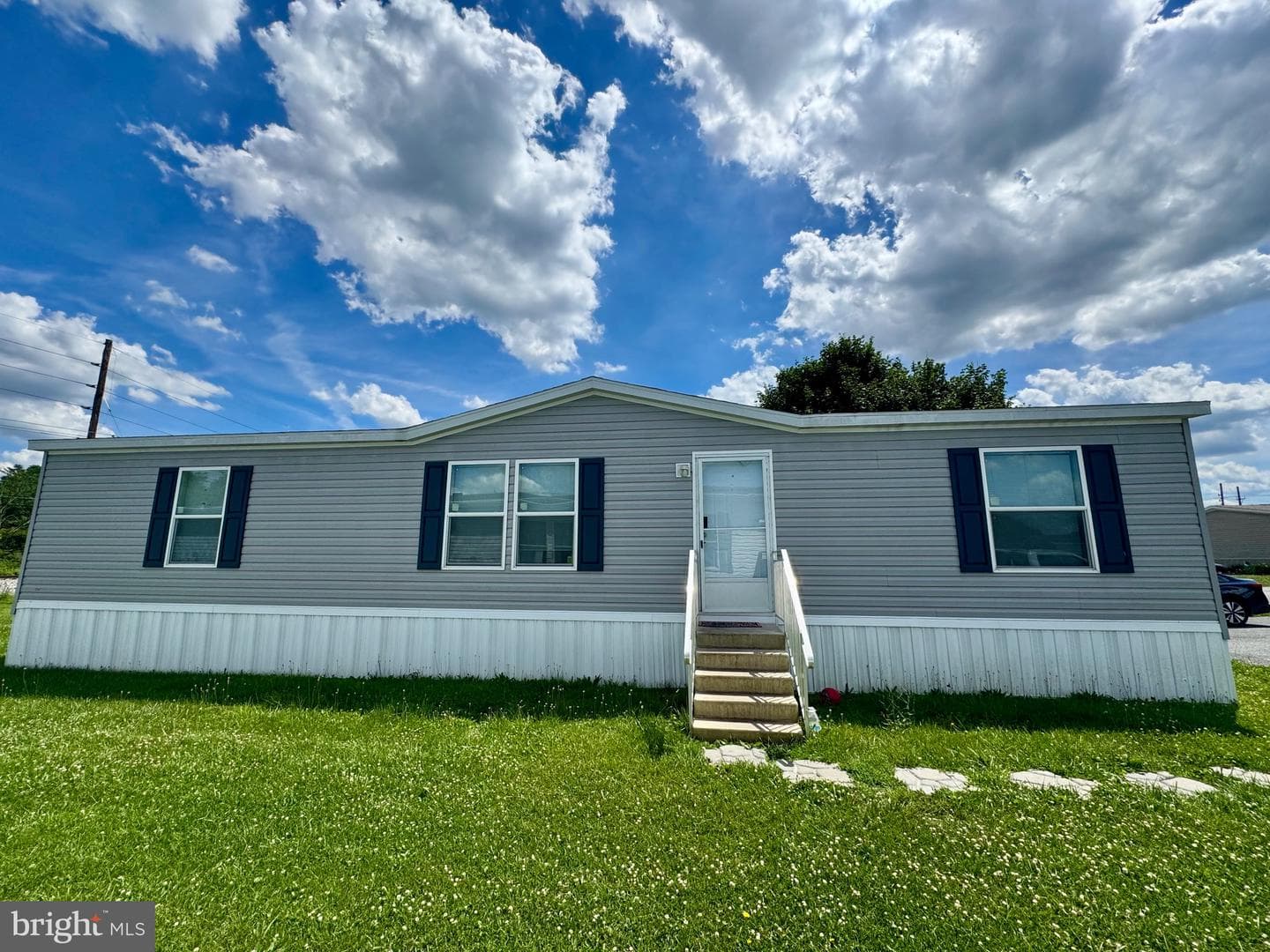 386 Royal Crest Dr, Martinsburg