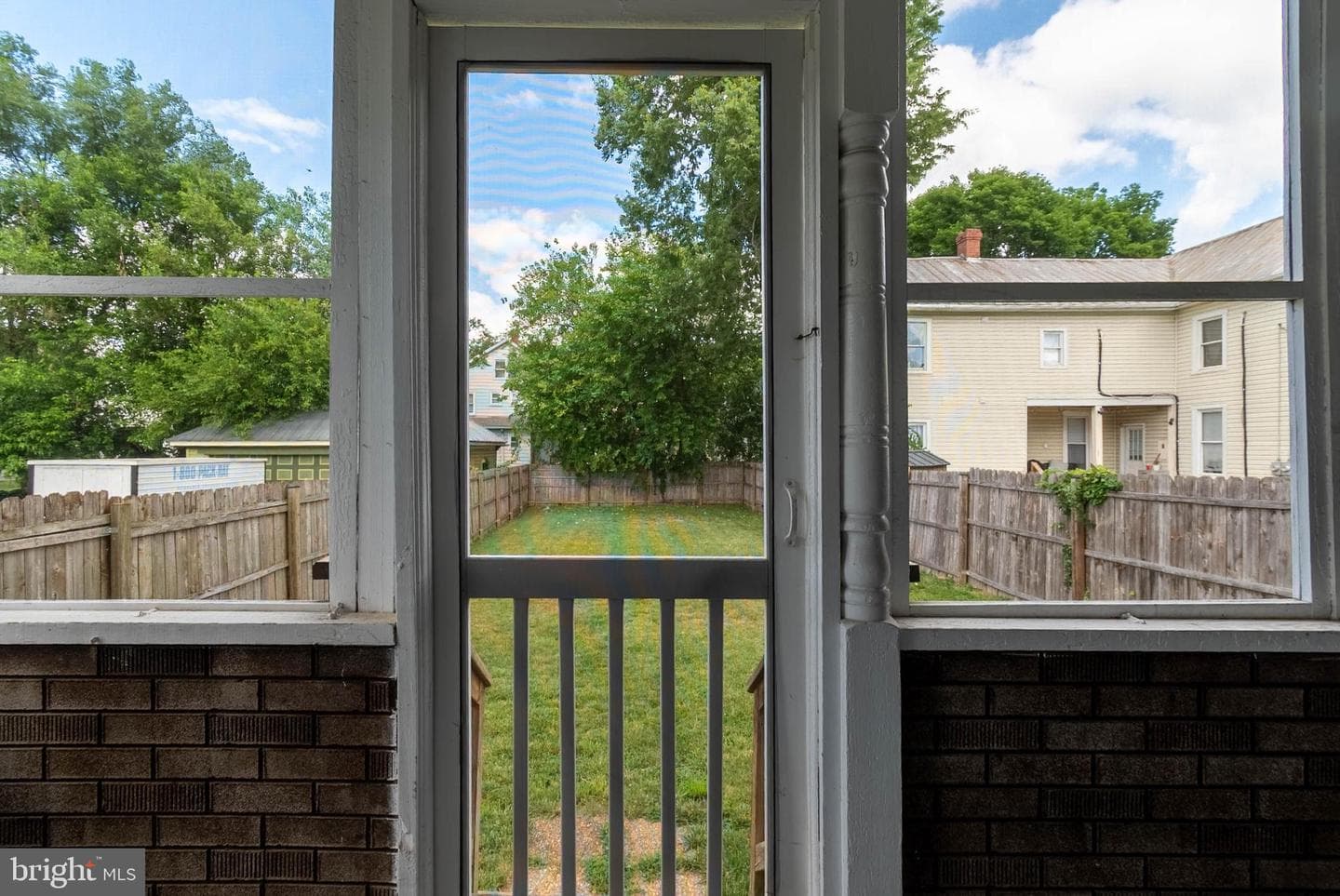 405 Porter Avenue photo 24