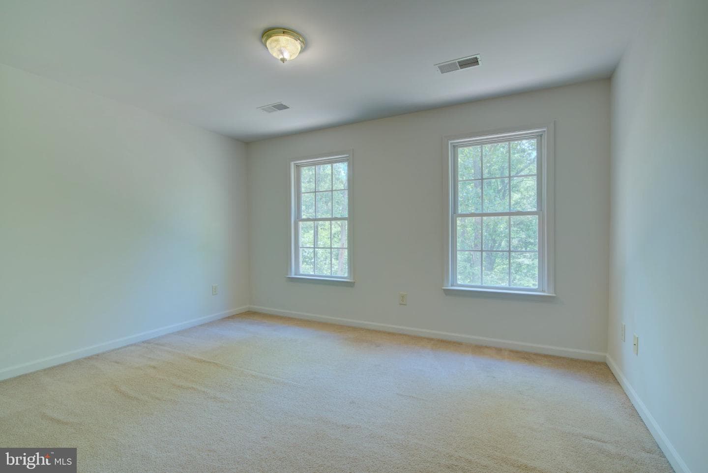 228 Warner Lane photo 37