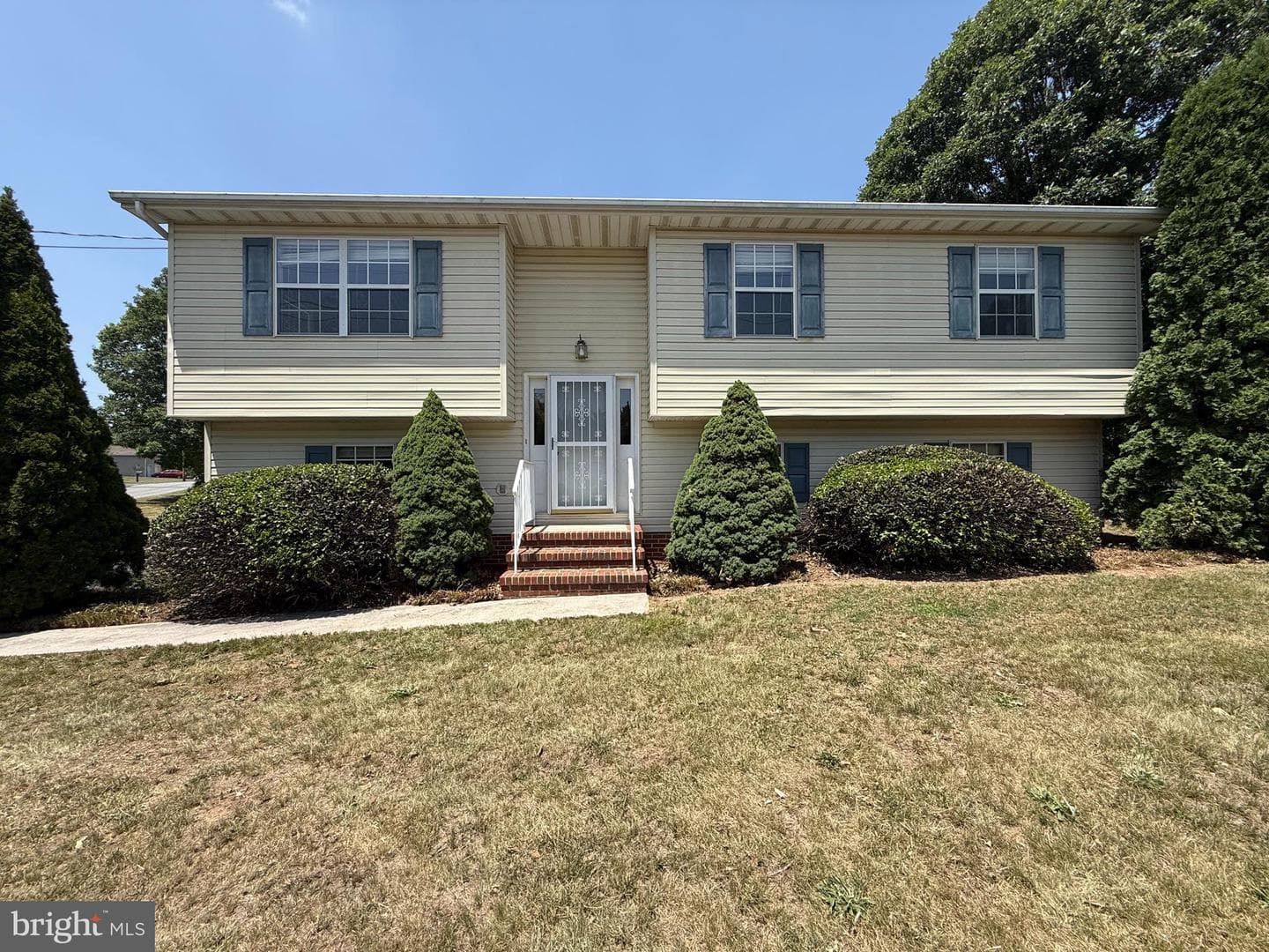 21 Coolidge Drive, Inwood