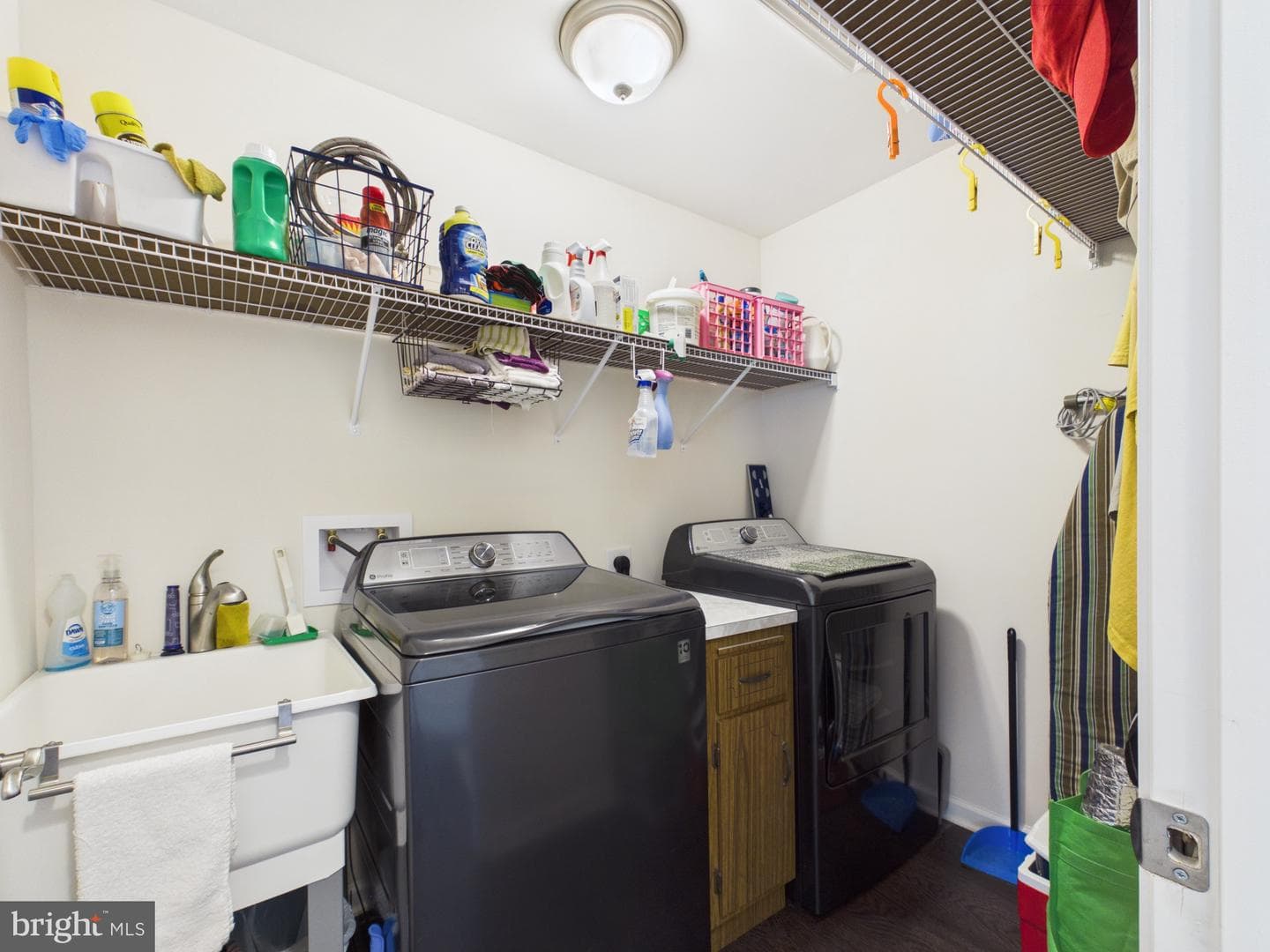 185 Twickenham Drive photo 24