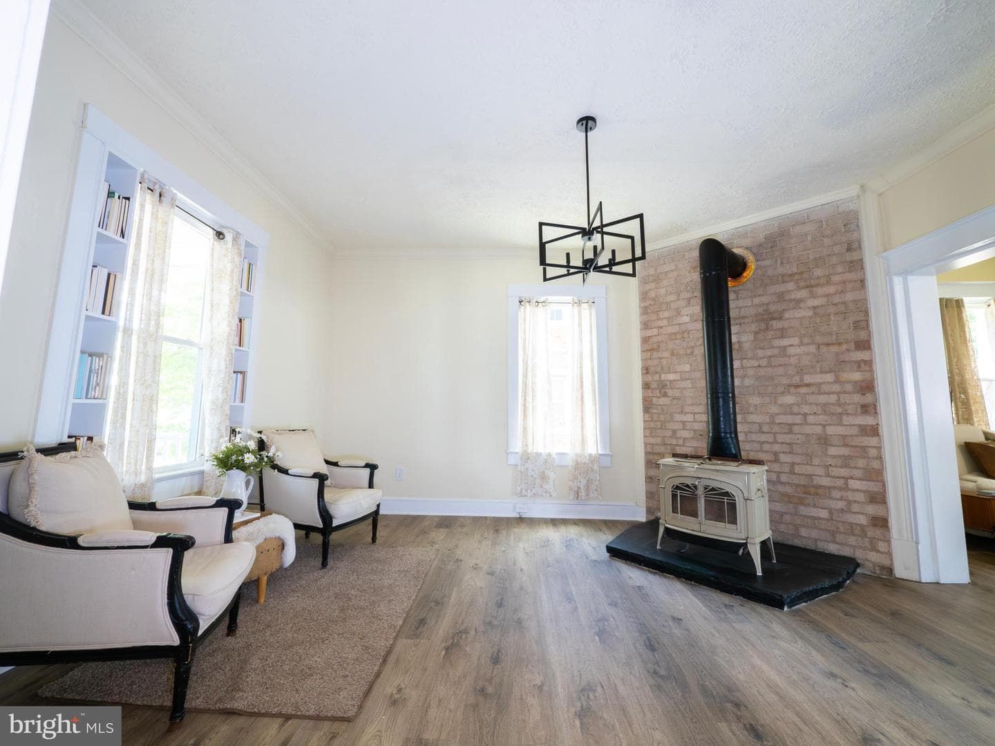 9862 Winchester Avenue photo 4