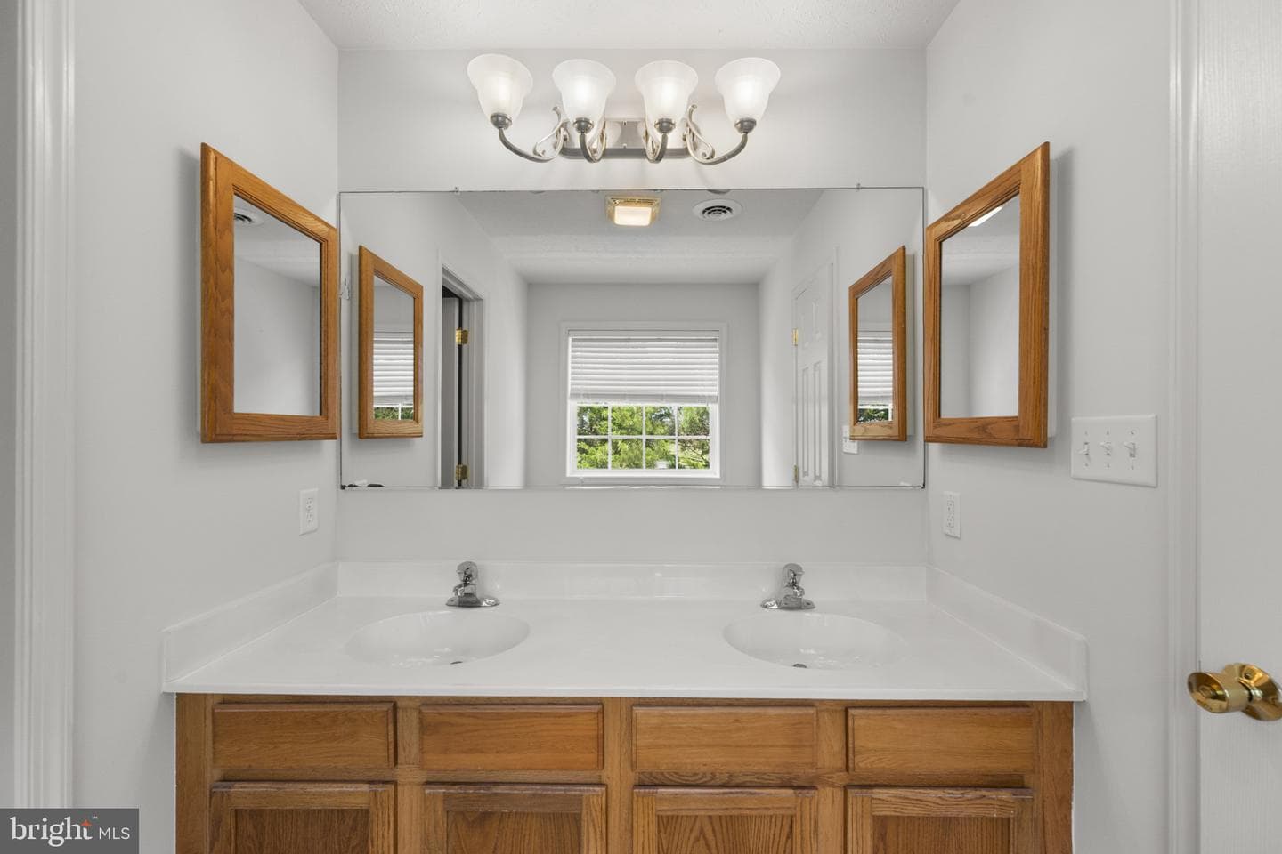 57 Hansberry Court photo 28