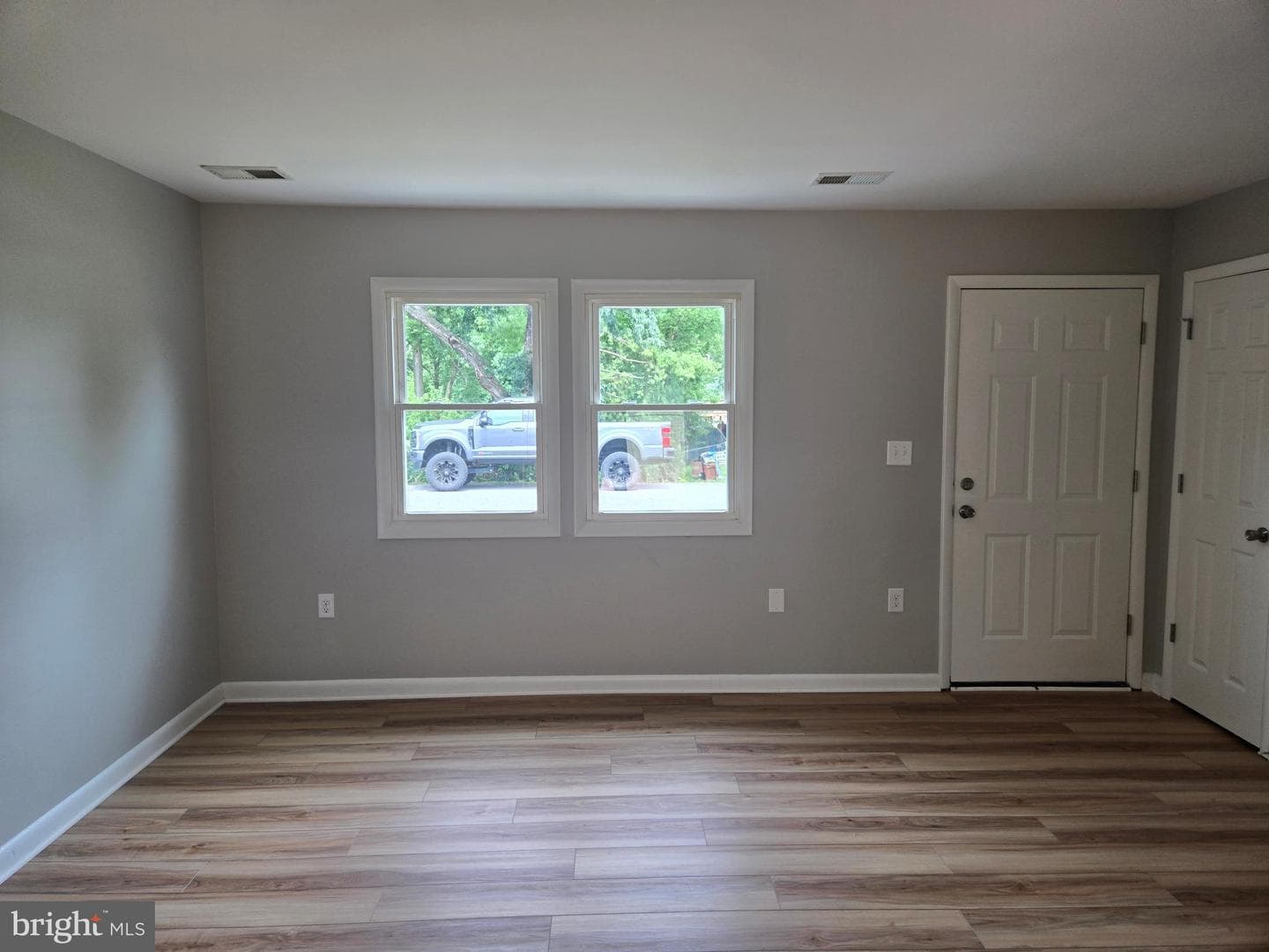 65 Hawthorne Avenue photo 5