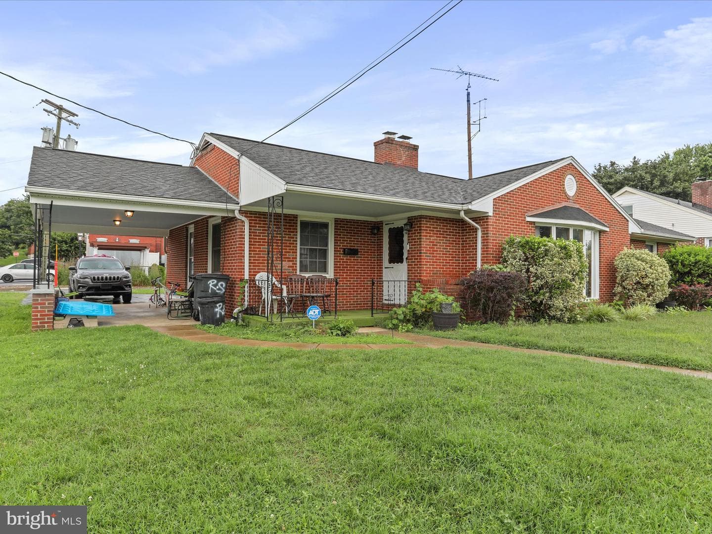 915 Florida Ave photo 3