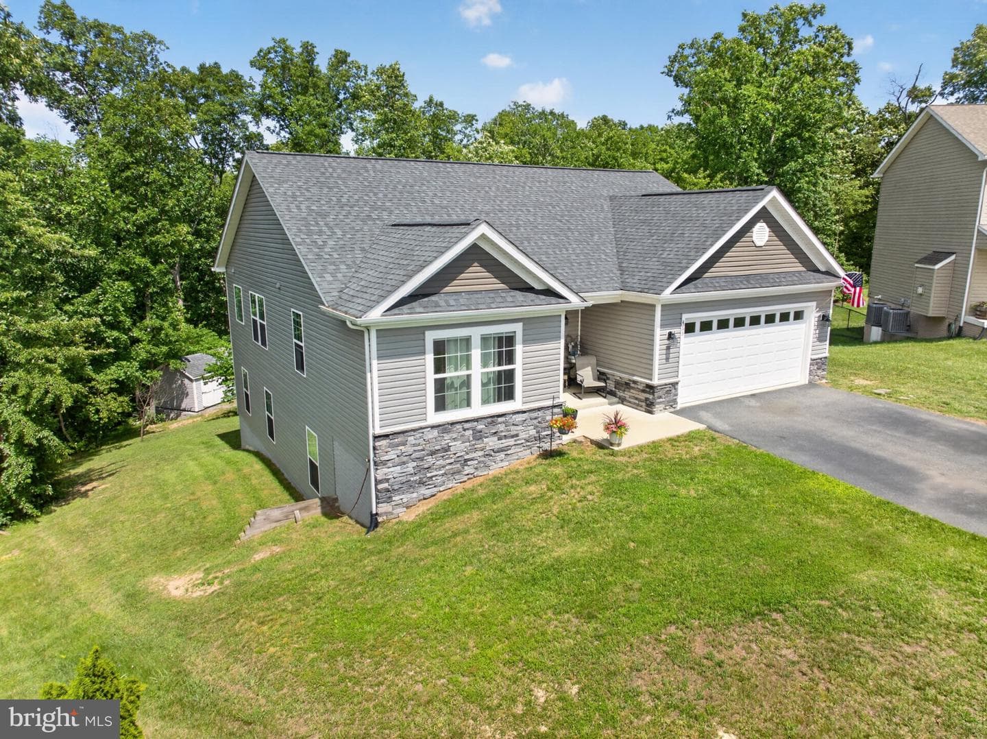 463 Executive Way photo 18