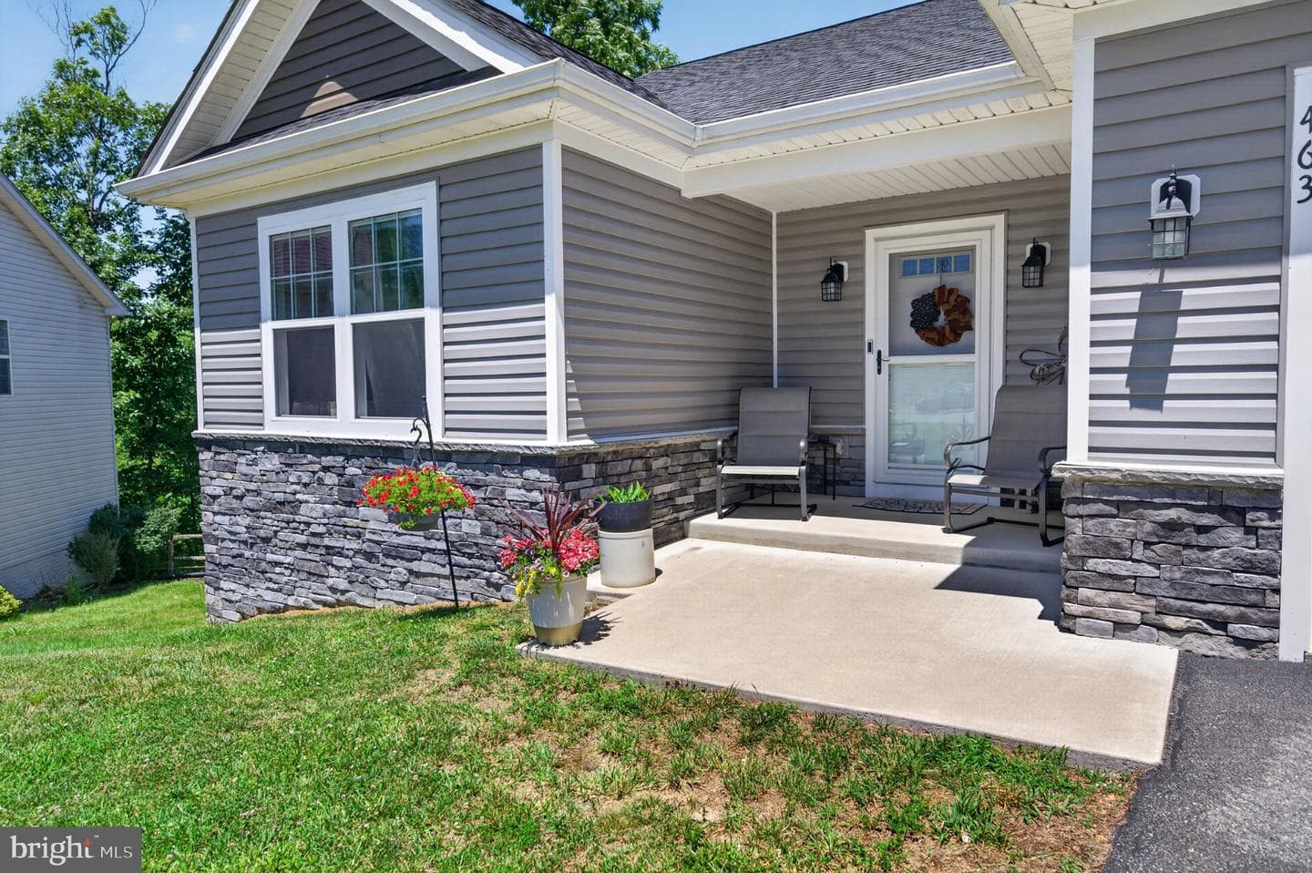 463 Executive Way photo 25