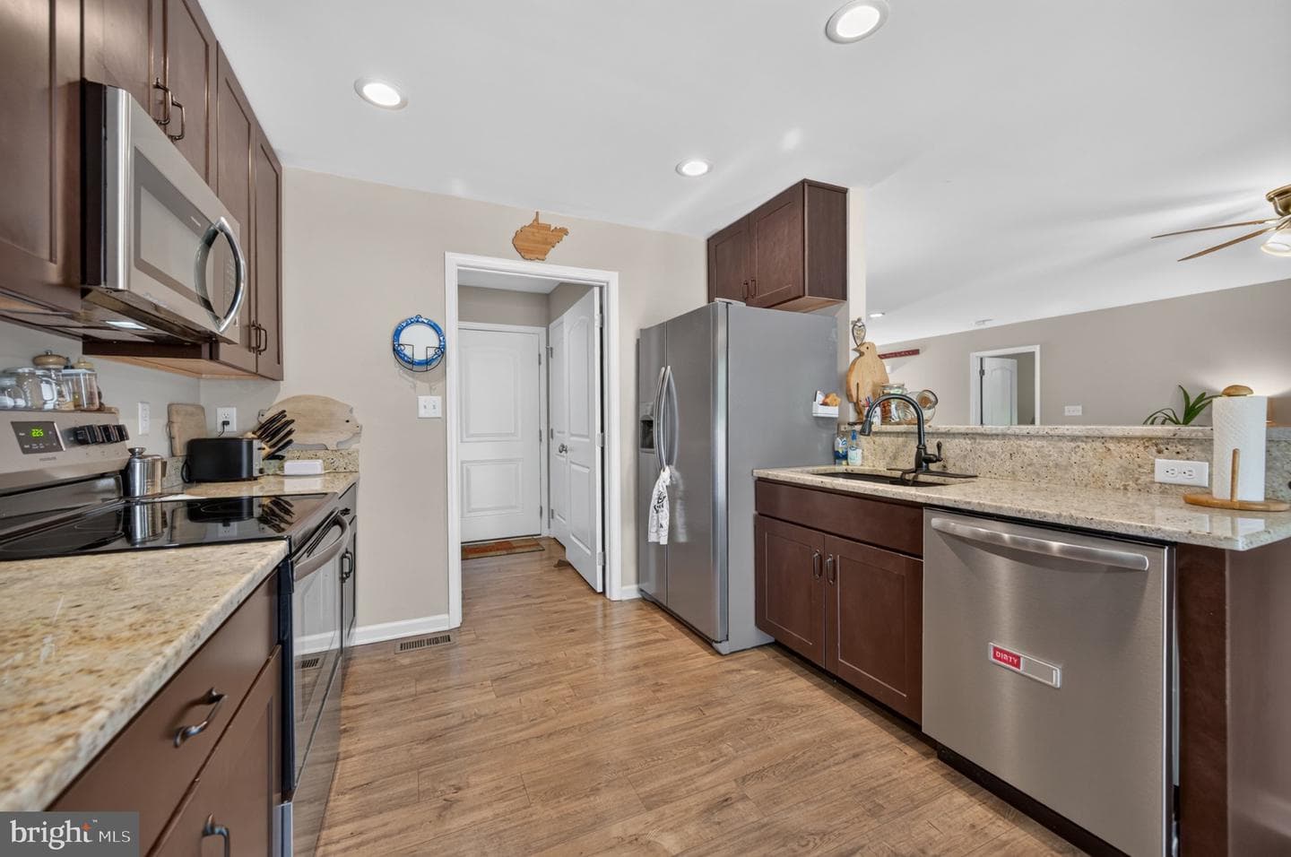 463 Executive Way photo 39