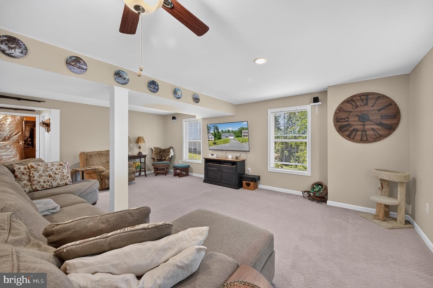463 Executive Way photo 55
