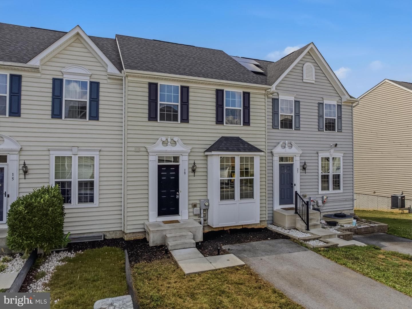 19 Ontario Drive photo 3