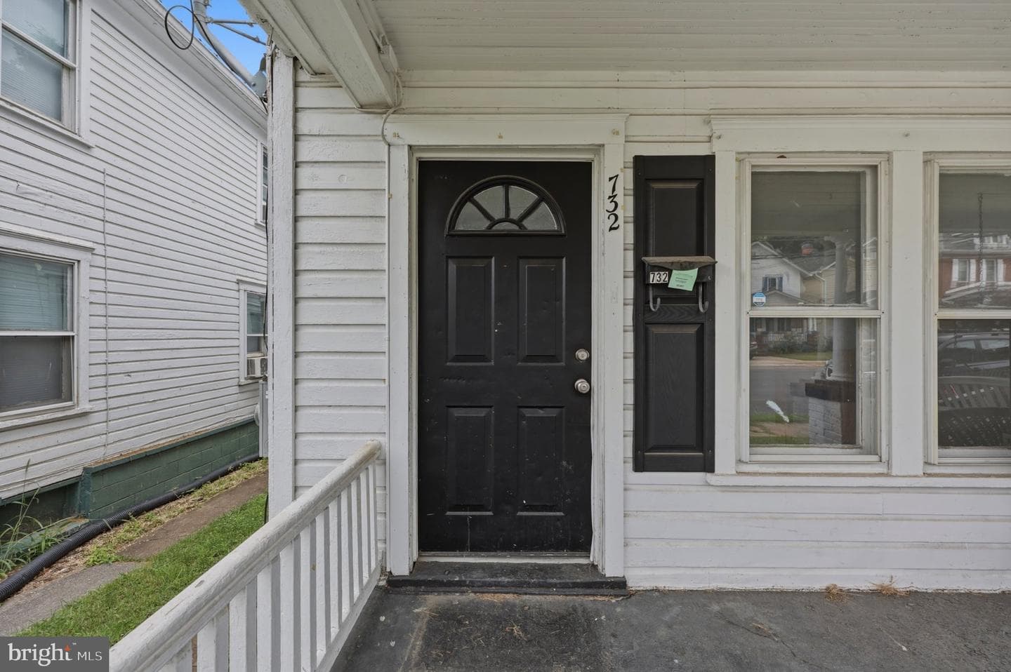 730 W John Street photo 10