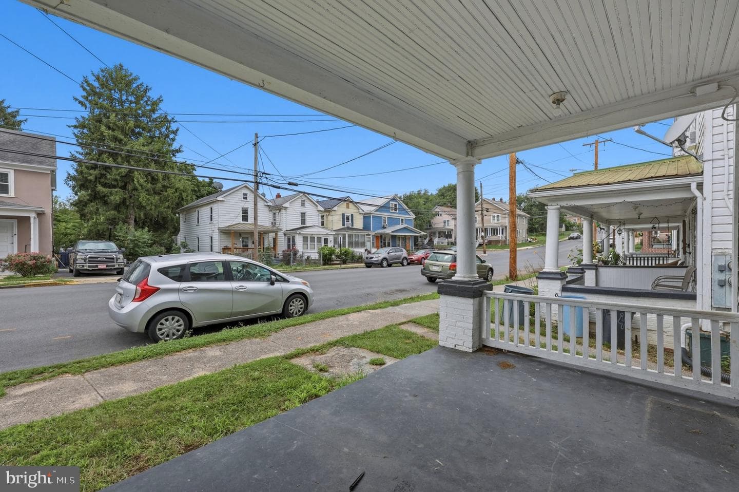 730 W John Street photo 11