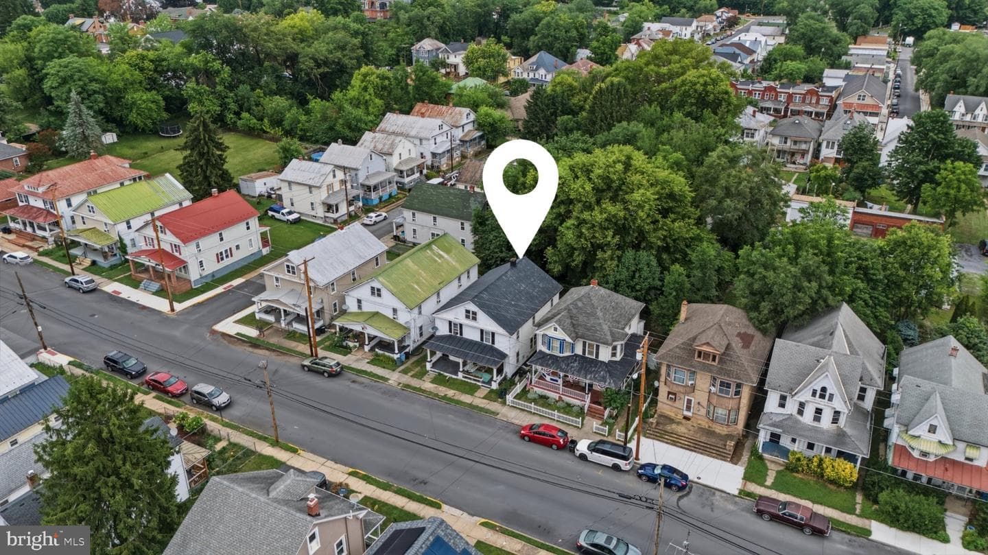 730 W John Street photo 16