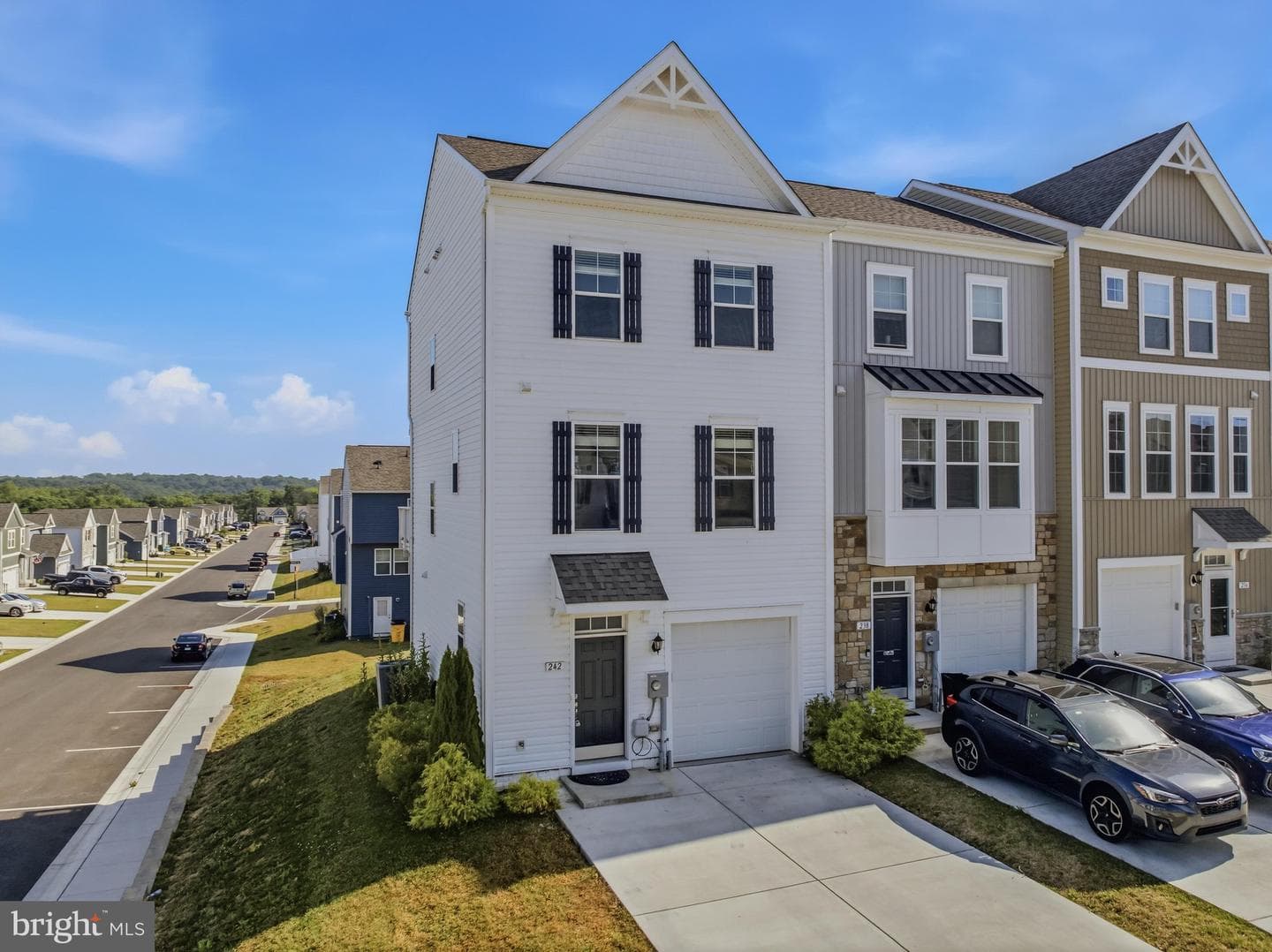 242 Charterhouse Street, Falling Waters