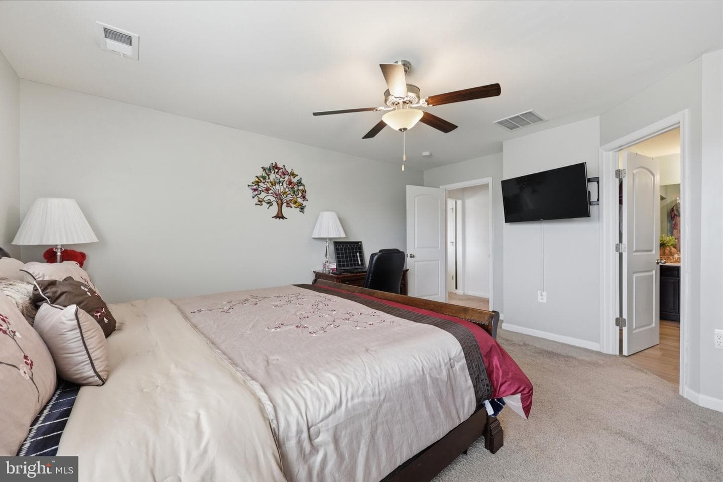58 Sargent Lane photo 24