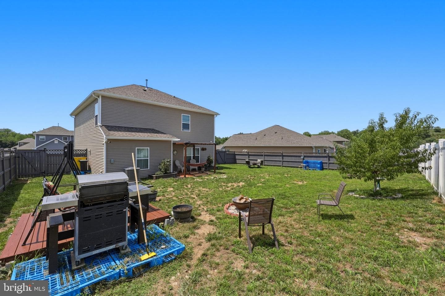 58 Sargent Lane photo 40