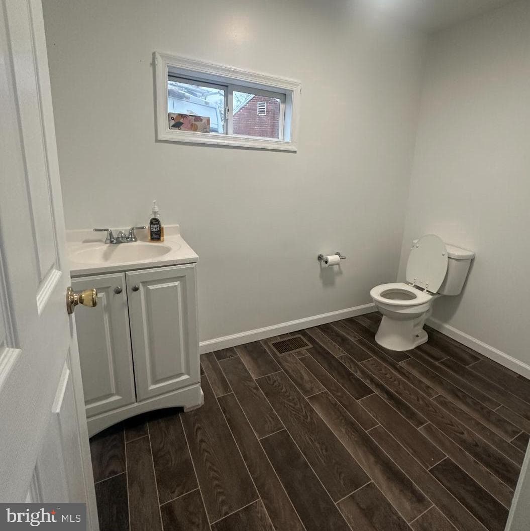 633 N Queen Street photo 10