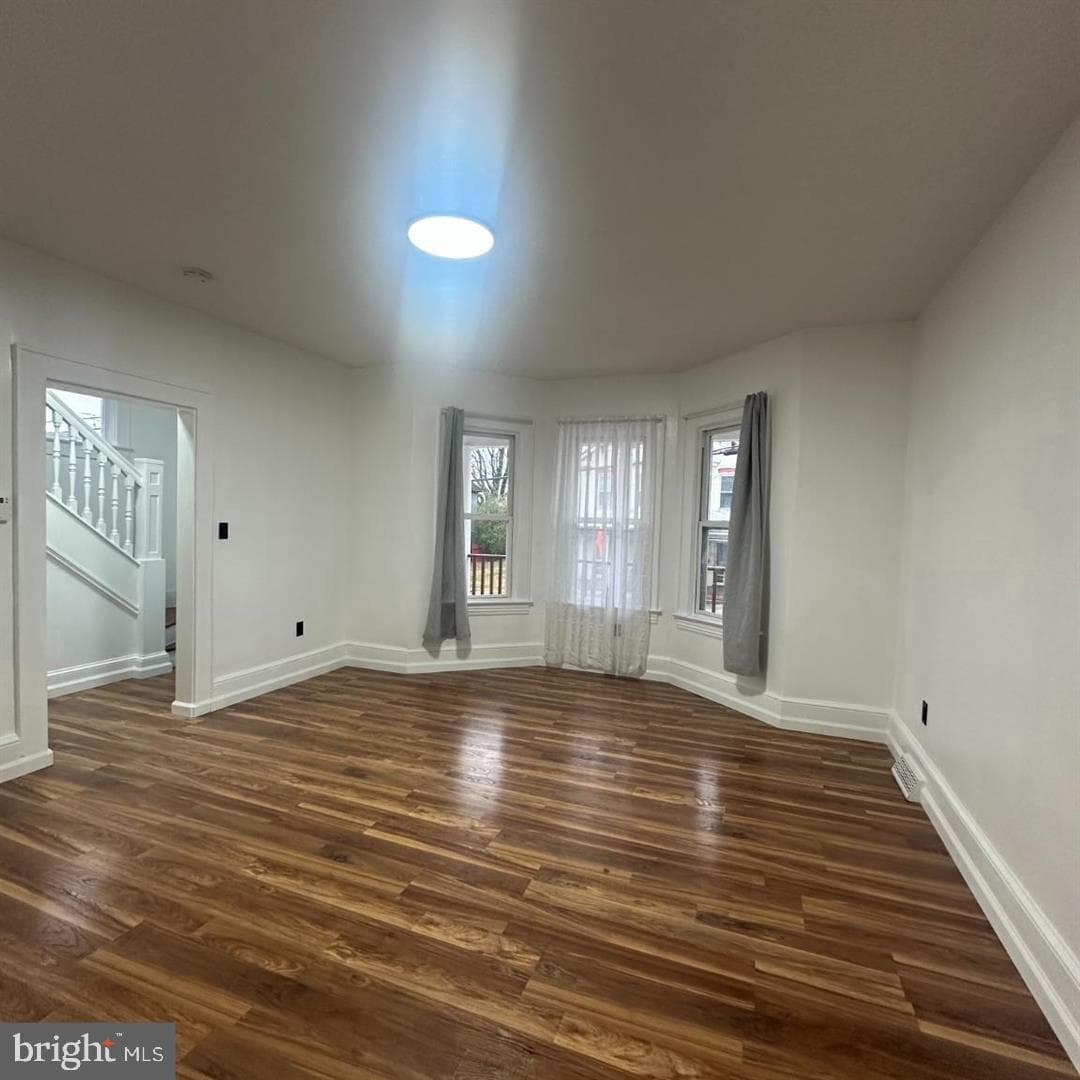633 N Queen Street photo 14