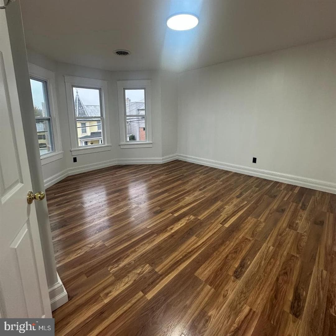 633 N Queen Street photo 6