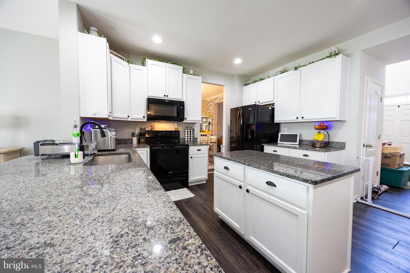 253 Twain Street photo 8