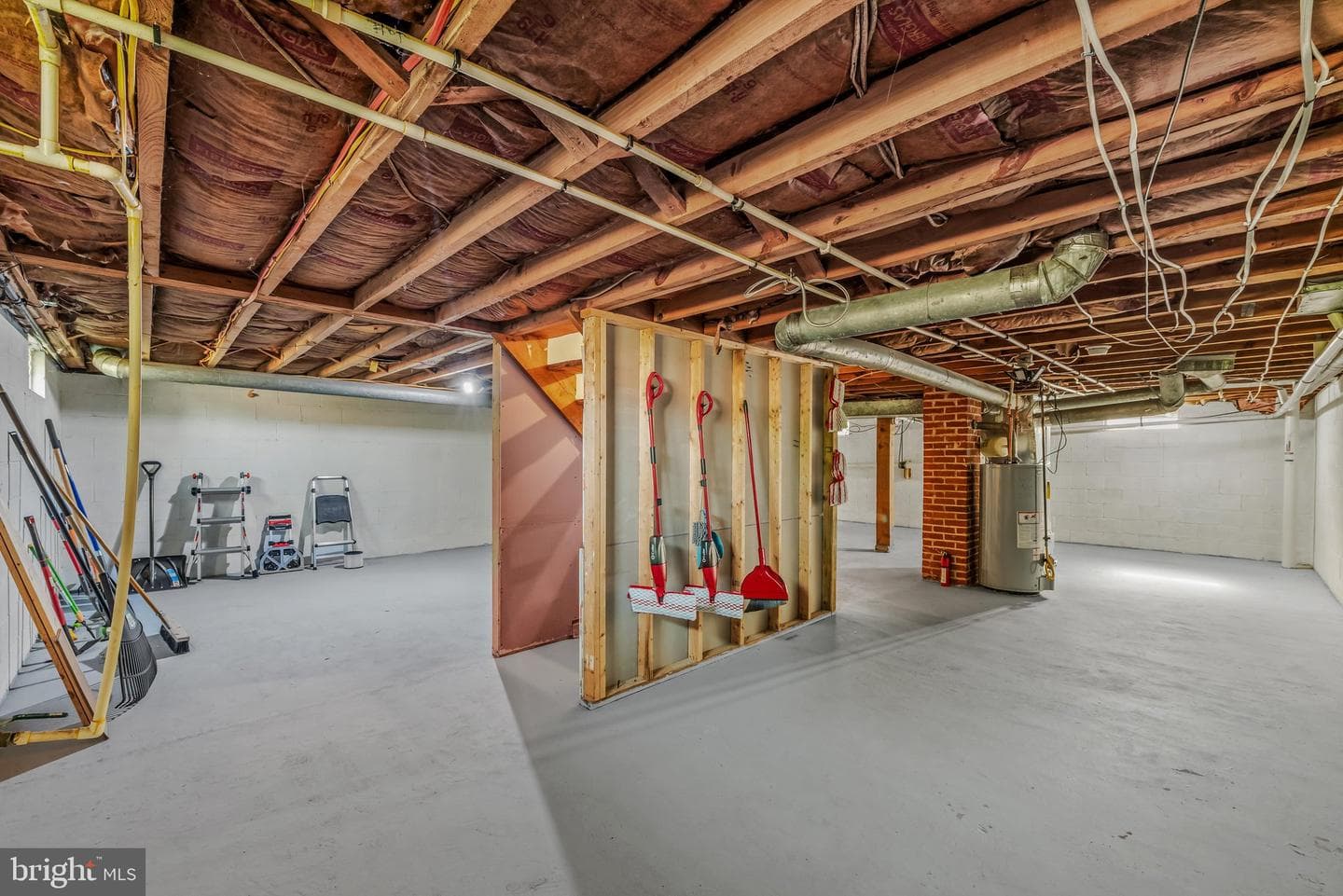 709 Berry Street photo 23