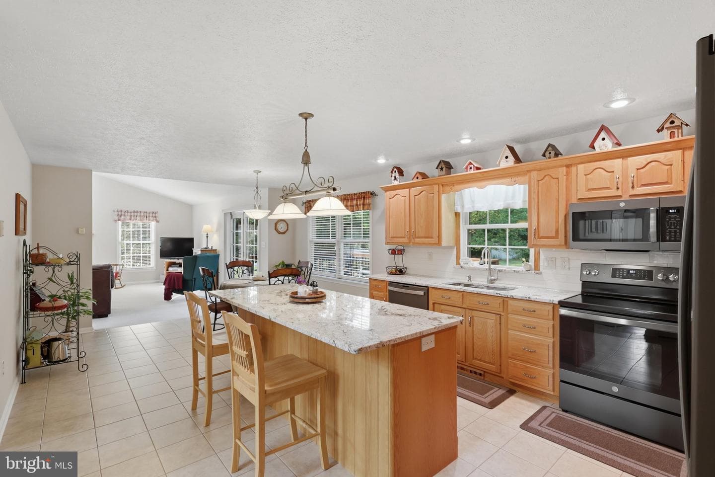 221 Hadley Drive photo 17