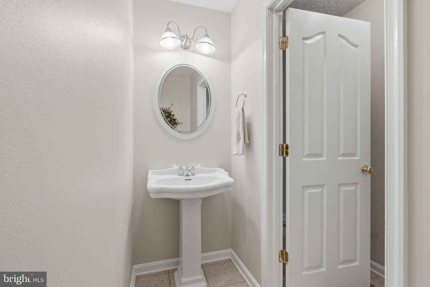 221 Hadley Drive photo 27
